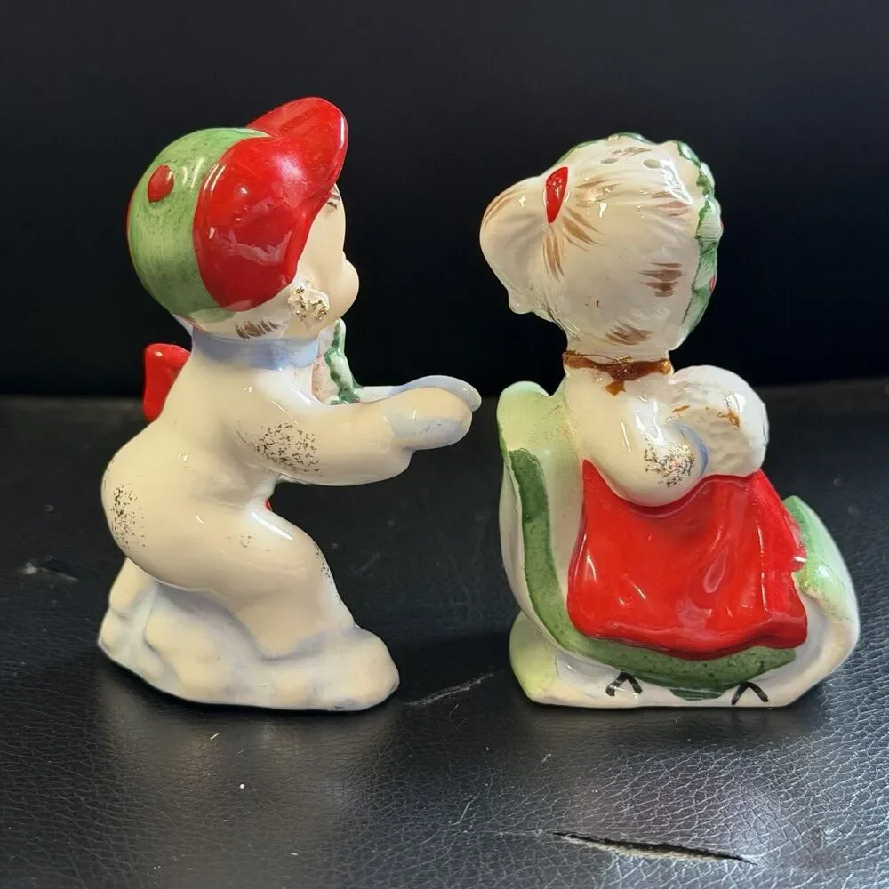 Vintage Lefton 1555 Salt And Pepper Shakers Boy Pushing Girl In Sleigh SP6